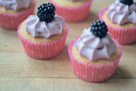 Blackberry cupcakes